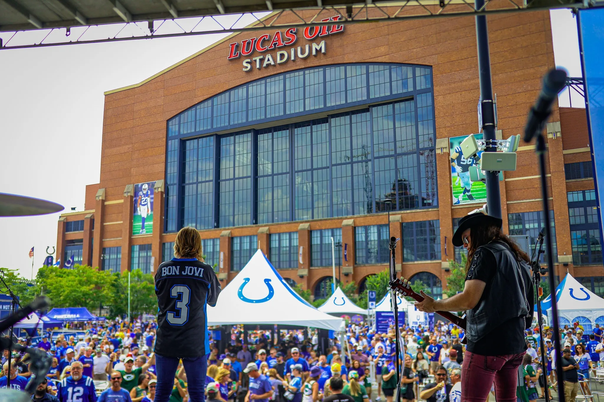 Fans gathered outside Lucas Oil Stadium before the show